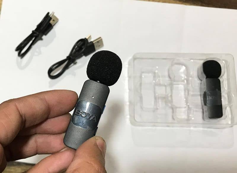 Boya Ultracompact 2.4GHZ Wireless Microphone 4