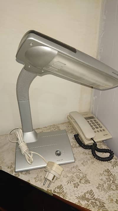 INNO CARE EYE-PROTECTION TABLE LAMP