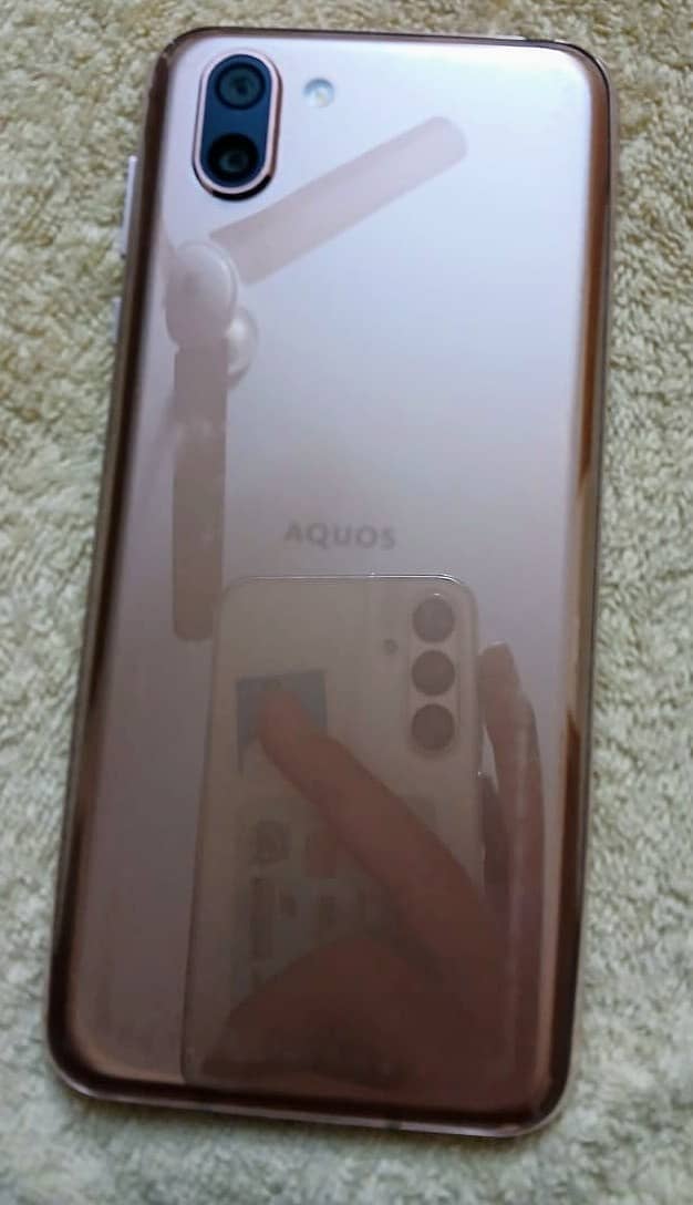 Sharp Aquos R3 2