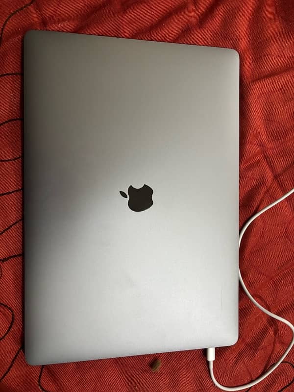 MacBook Pro 2019 16” i9 CTO 5