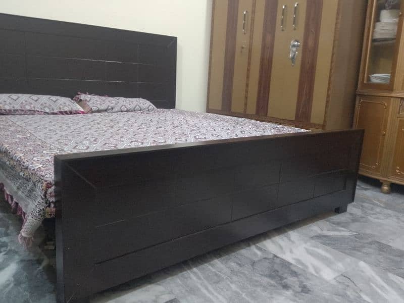 King size bed 1