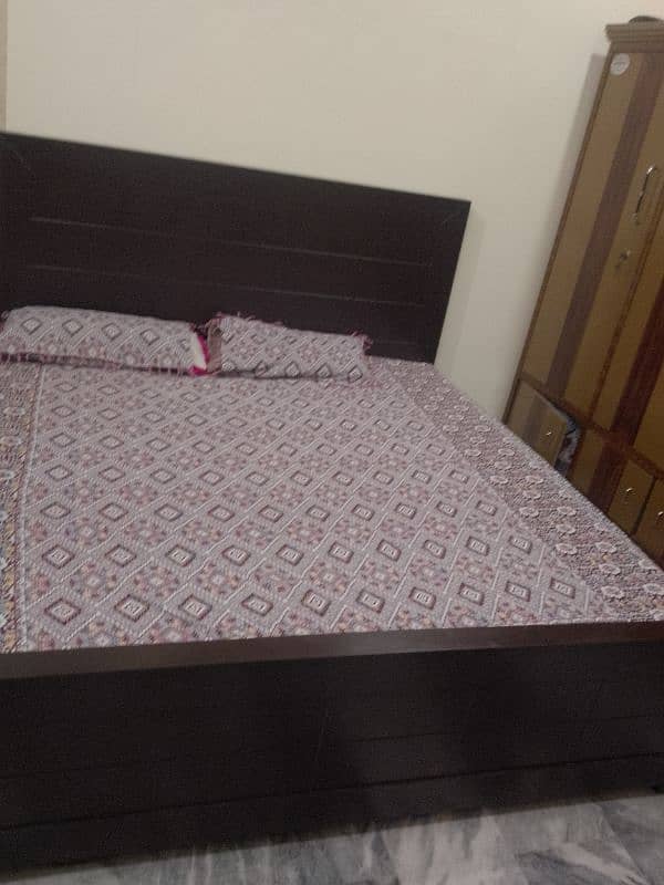 King size bed 2