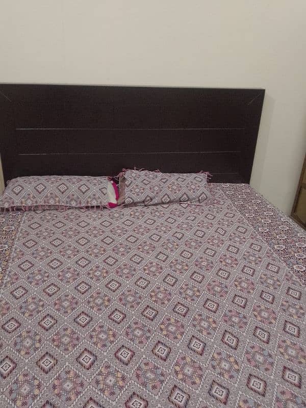 King size bed 3