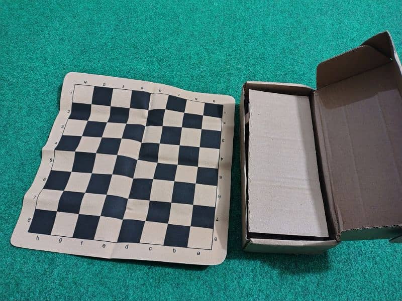 Chinese Style Vintage Chess/ Portable Chess Board 0