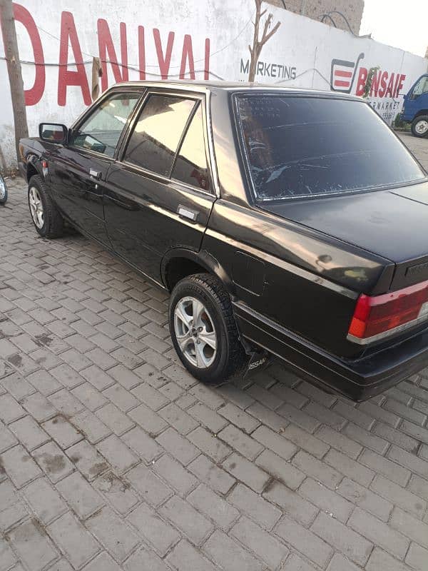 Nissan Sunny 1988 7