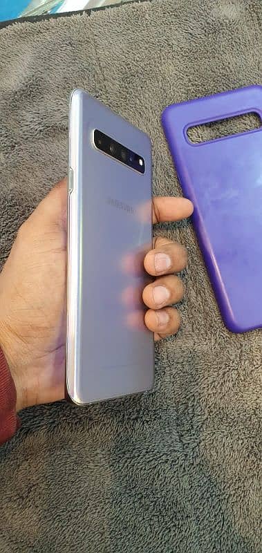 Samsung Galaxy S10/5G ( 8 gb ram ) (256 room) 3