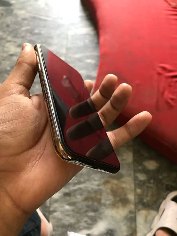 Iphone Xs gold colour urgent sale 1