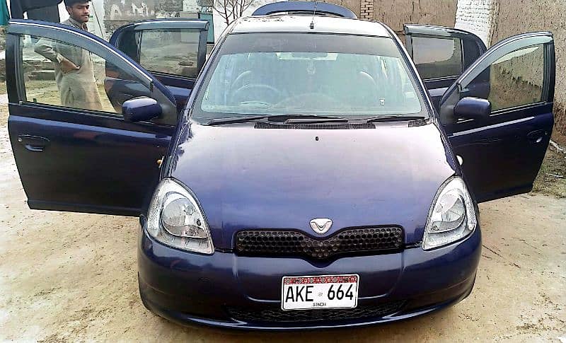 Toyota Vitz 2000 7