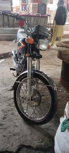 Honda 125 jinyan condition 1 rope ka Kam nahy he