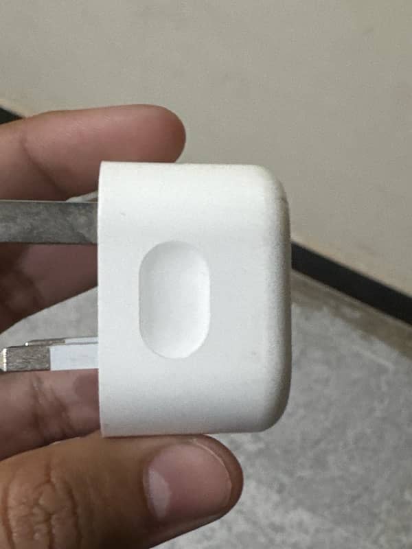 iPhone  20 w adapter 1