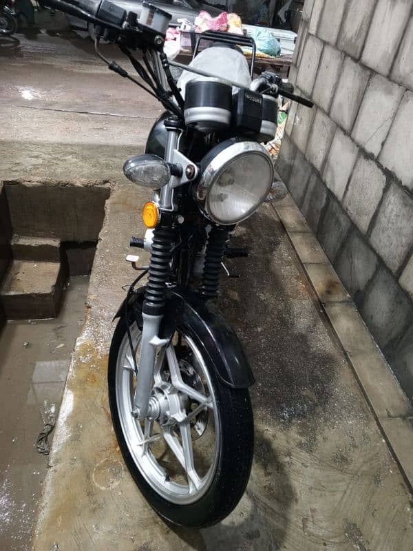 Suzuki GS 150 SE available for sale 2