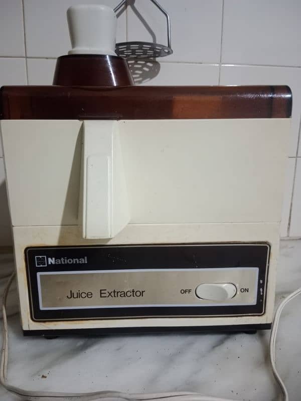 juice extractor good condition 1