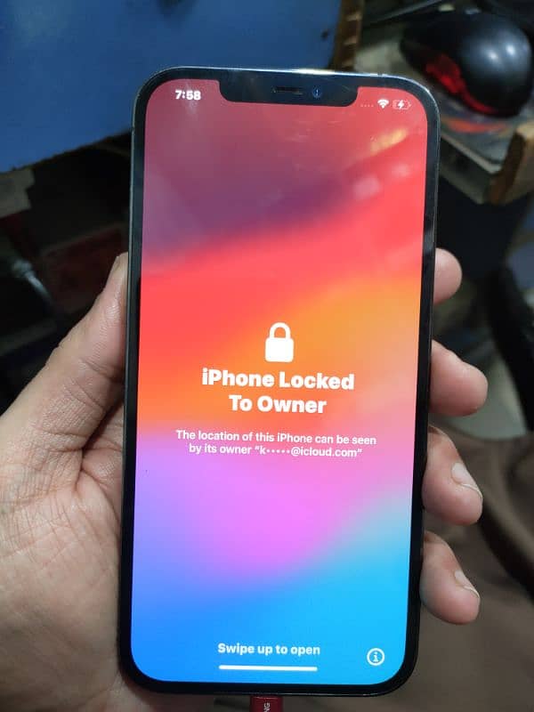 iPhone 12 Pro Max icloud locked 1