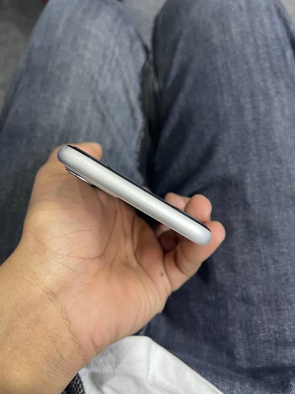 iphone 11 officiall PTA approved 4