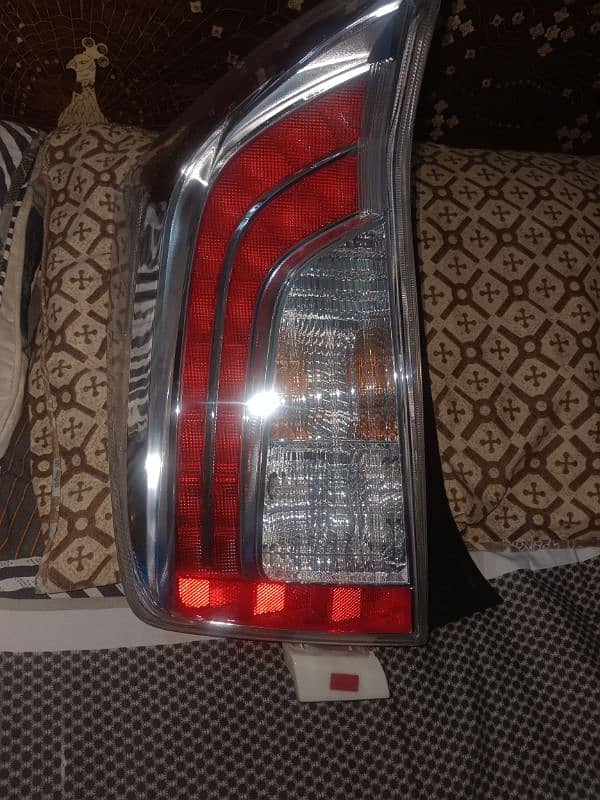 Toyota Prius back light 1