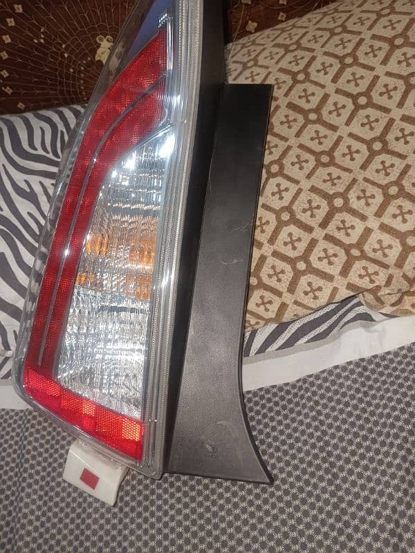 Toyota Prius back light 4