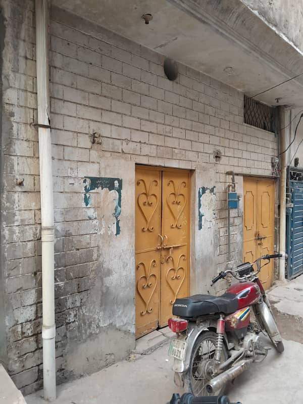 3 Marla Half Double Storey Old House For Sale In Habib Park 20 Feet Street Near Maskeen Pura LalPul Canal Road 1