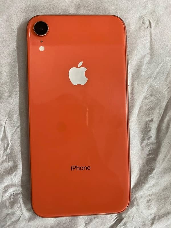 iPhone XR 1