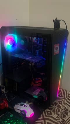 GAMING PC WITH ACCESSORIES FOR SALE