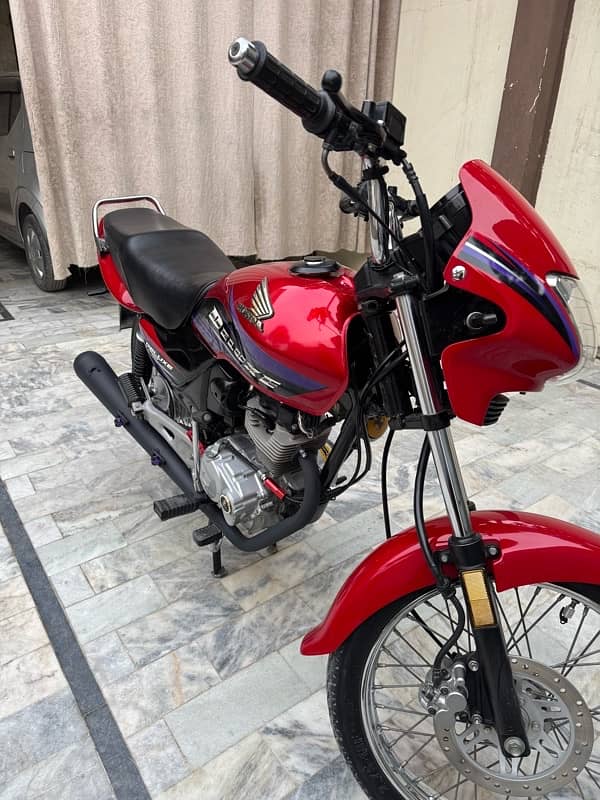 Honda 125 Deluxe 4