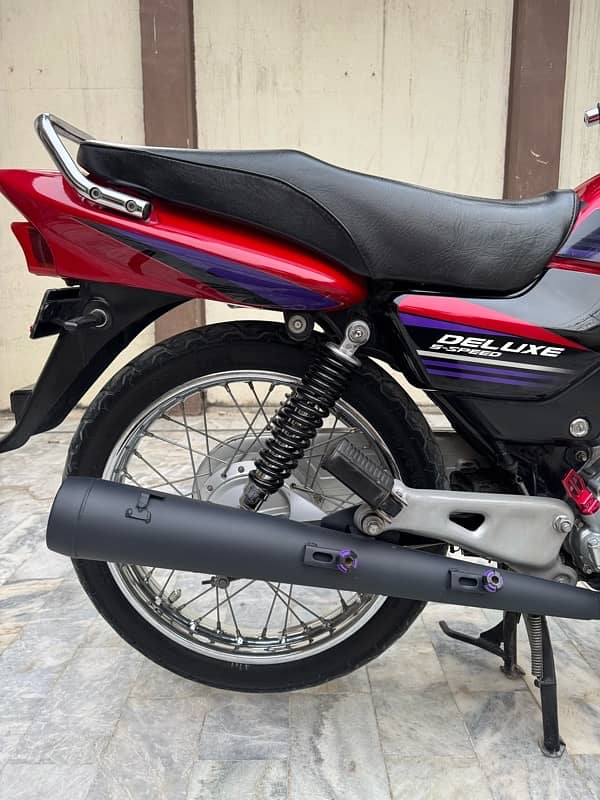 Honda 125 Deluxe 6