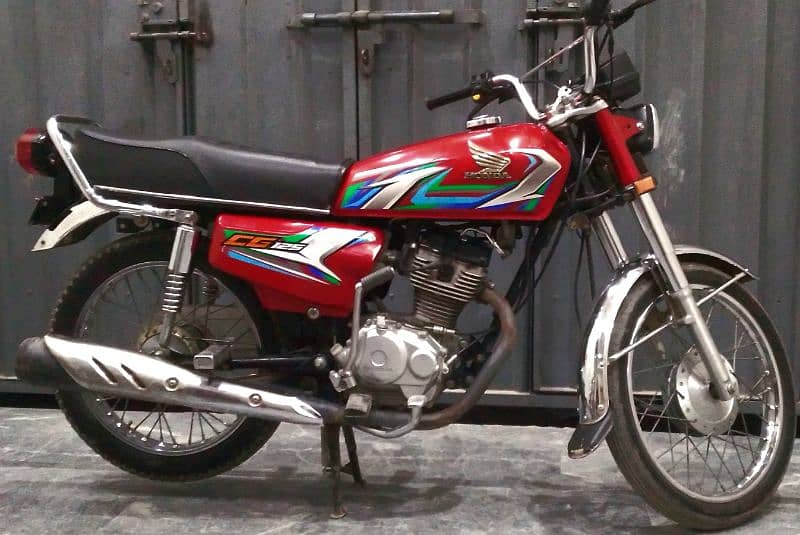 honda 125 red colour 22/23 4