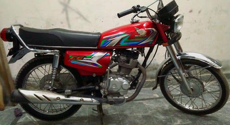 honda 125 red colour 22/23 5