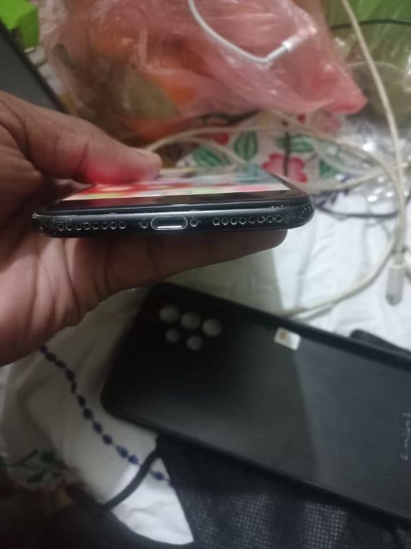 I phone  7 plus 256 gb pta aproved exchanges posbil 9