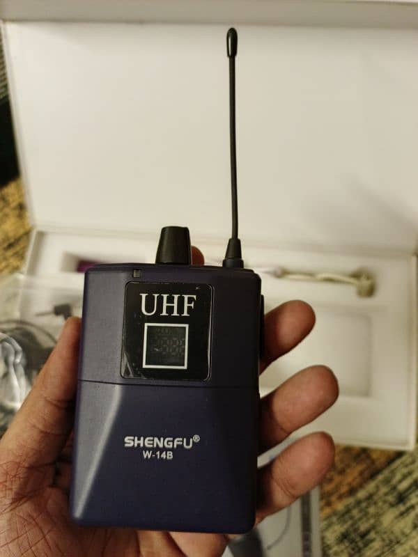 Shengfu W-14B Wireless Mic 2