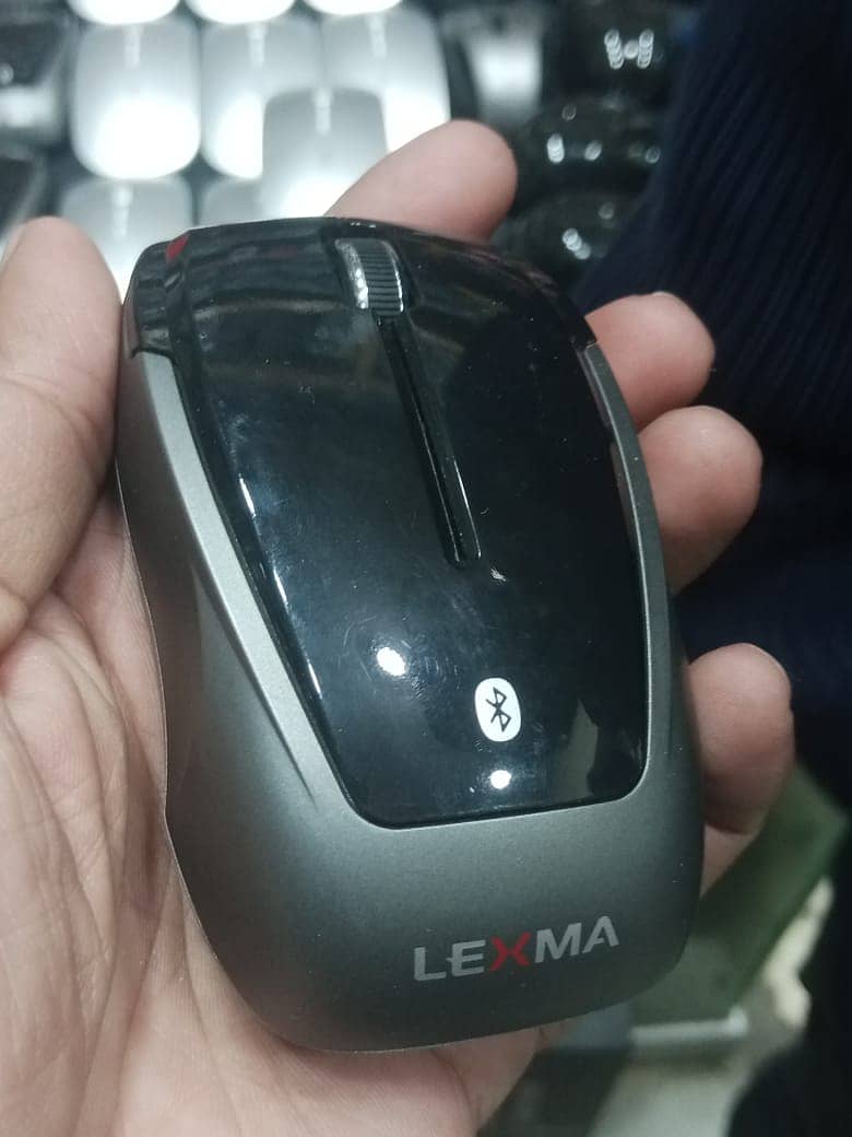 Laat waly behtreen mouse aur keyboards available. Wired mouse, 11