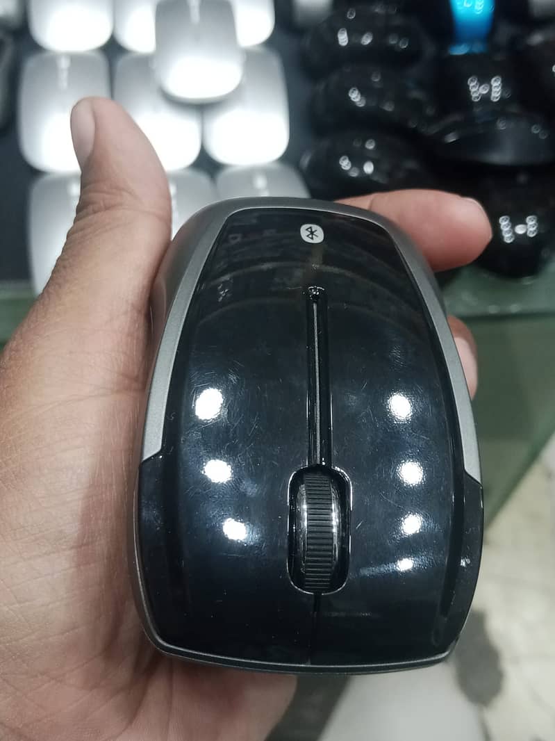 Laat waly behtreen mouse aur keyboards available. Wired mouse, 12