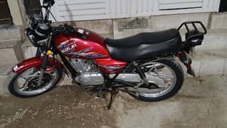 Suzuki gs 150 SE RED