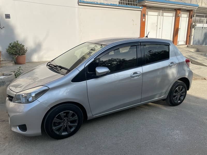 Toyota Vitz 2014/2017 3