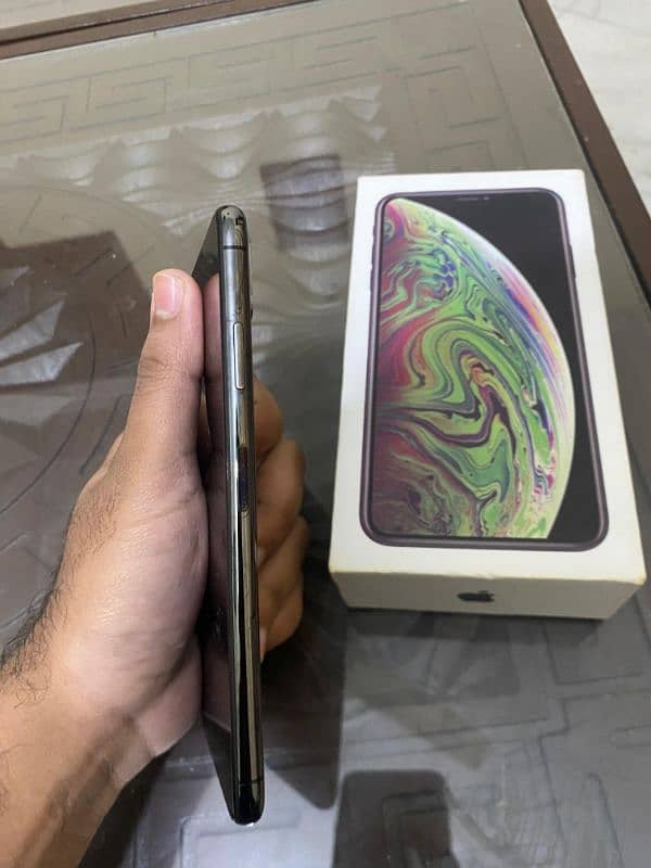 iPhone XS Max 64 GB PTA Approved 4