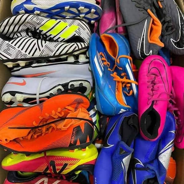 Imported football shoes available 0