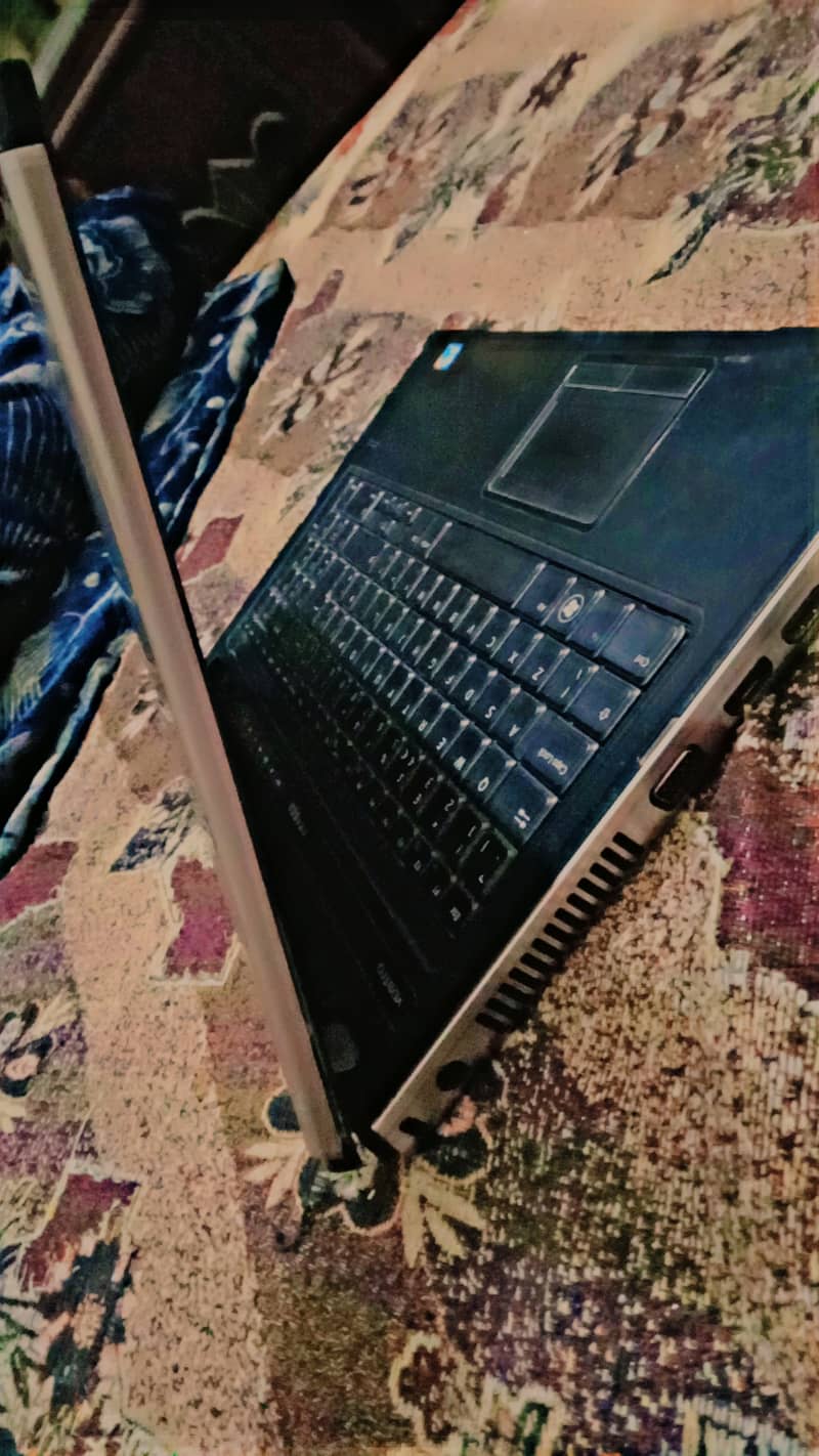 DELL laptop for sale 0