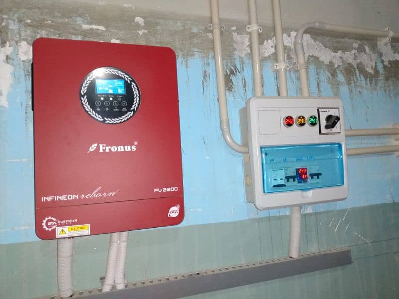 FRONUS INVERTER PV-2200 4