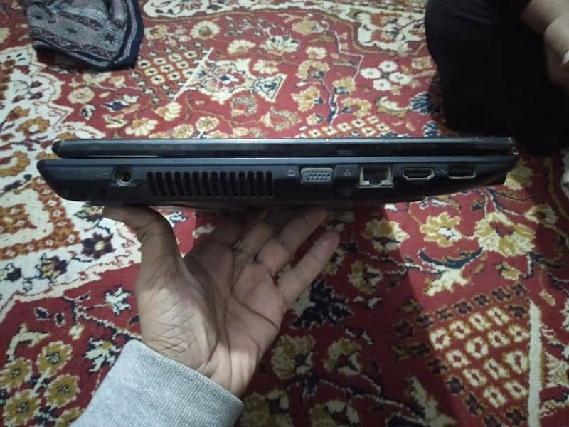 im selling my laptop 1