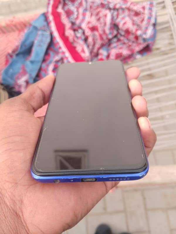 Realme 3 pro 6/128 snapdragon 710 2