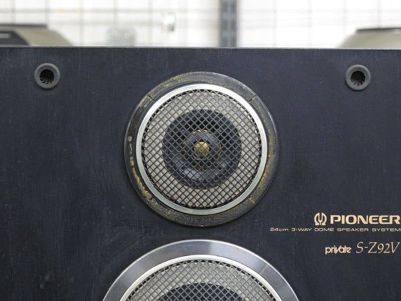 Pioneer Speakers in very good condition 1