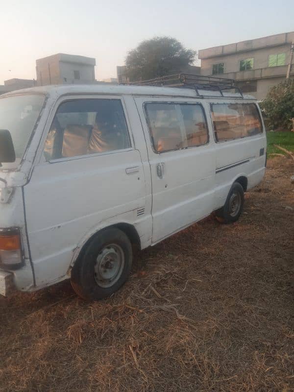 Toyota Hiace school van 1