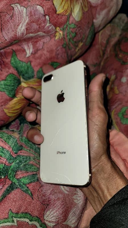 IPhone 8 plus Gold 2