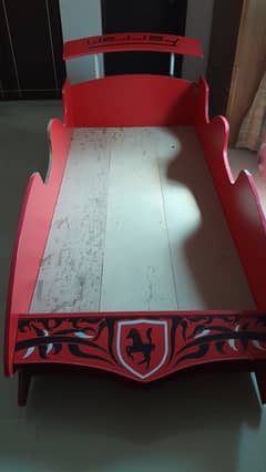 Kids Car Bed, in Good condition