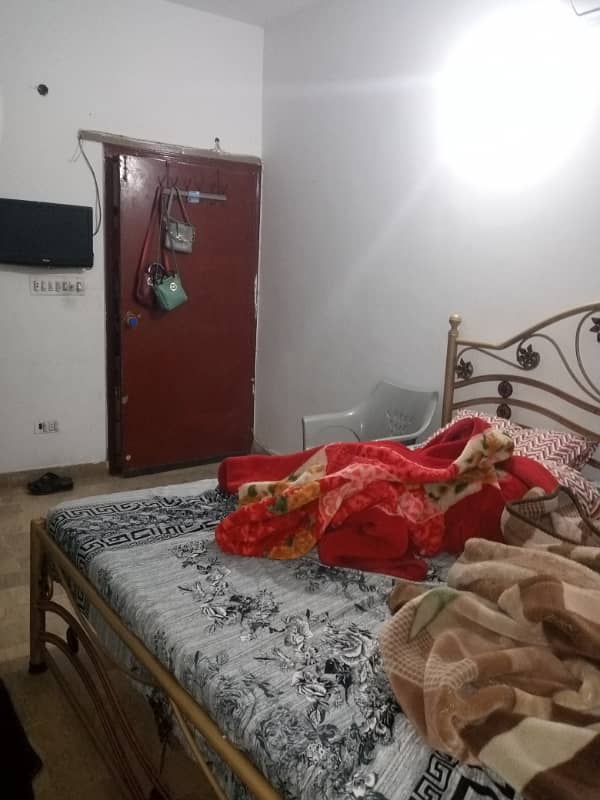 1 room is available for rent in mehmoodbad for 1 bachlor 1