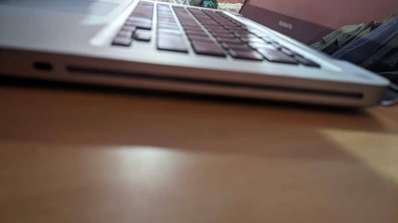 MACBOOK PRO MODEL 2012 3