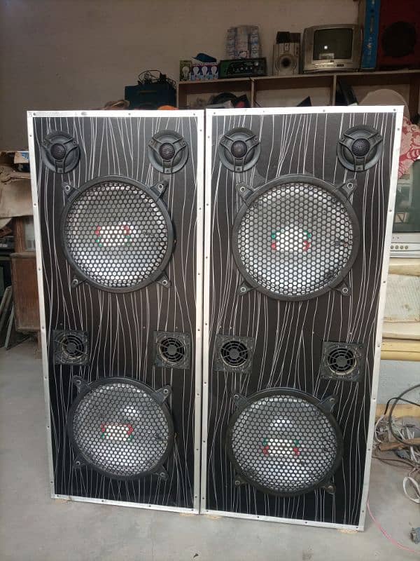 speakers 1