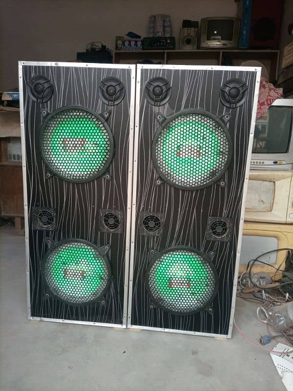 speakers 2