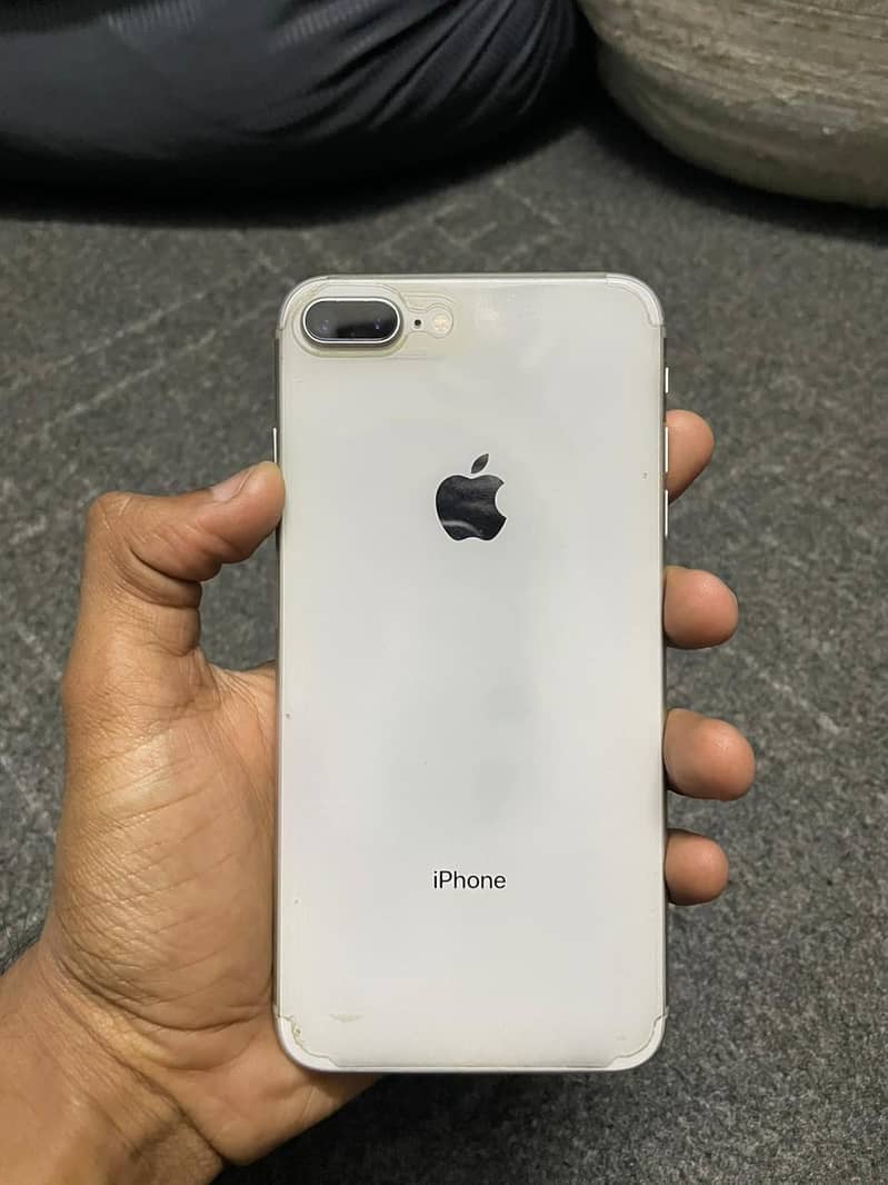 Apple iPhone 8 Plus 0