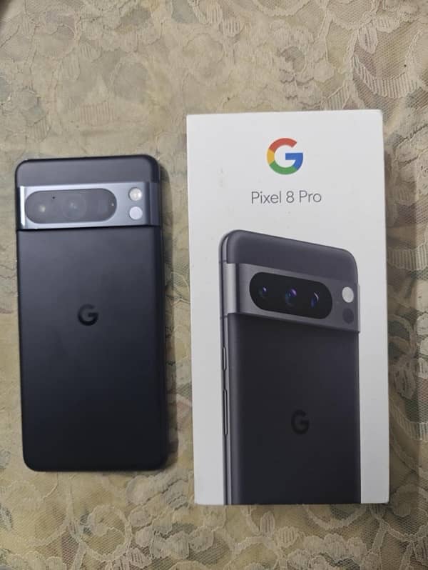 Pixel 8 Pro with Accesories and Box 0