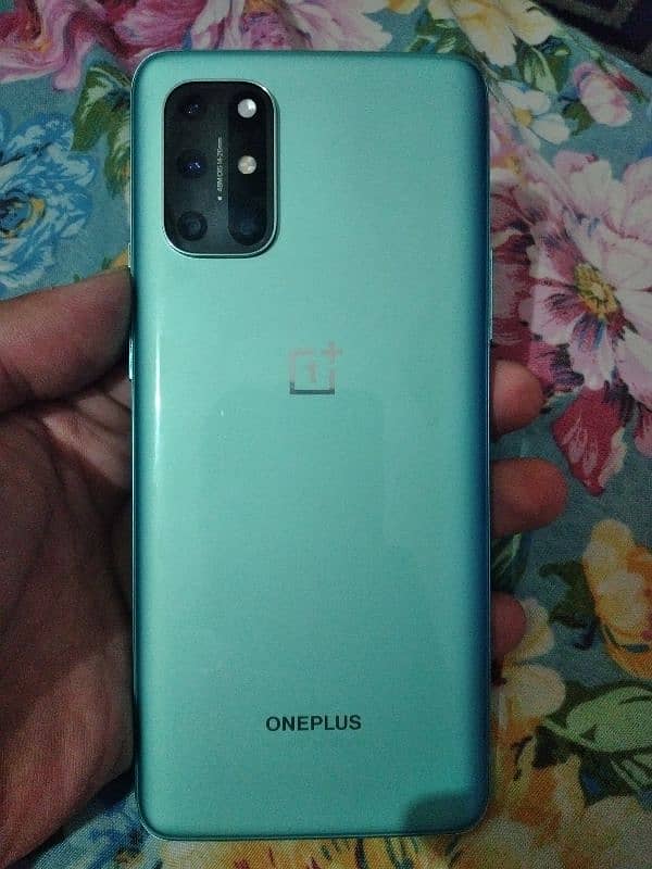 One plus 8T for sale with original charger 1